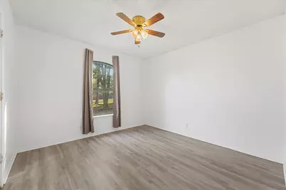 1105 Lakeview Drive, Azle, TX 76020 - Photo 12