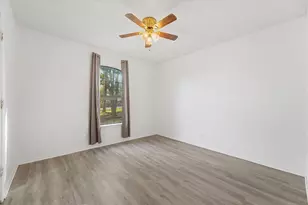 1105 Lakeview Dr, Azle, TX 76020 - Photo 12