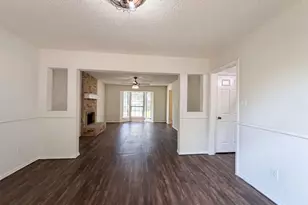 3805 Brookfield Dr, Arlington, TX 76001 - Photo 2