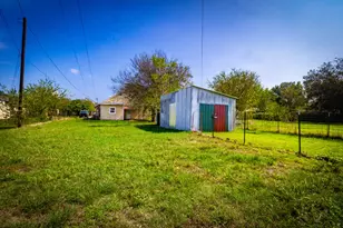 720 Texas St, Graham, TX 76450 - Photo 18