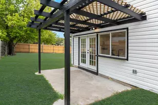 506 E Springdale Ln, Grand Prairie, TX 75052 - Photo 22
