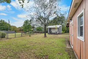 920 Avenue C, Lacy Lakeview, TX 76705 - Photo 24