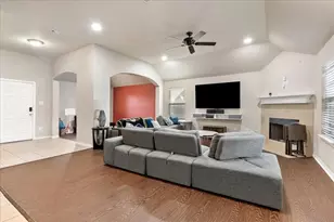 1985 Harbor Ct, Lancaster, TX 75146 - Photo 2