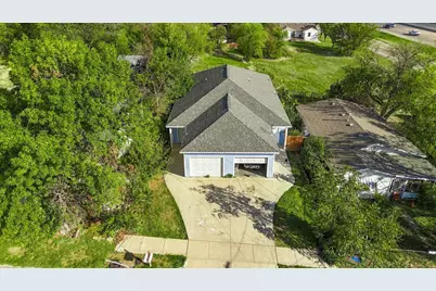 2023 E Myrtle Street, Fort Worth, TX 76104 - Photo 2