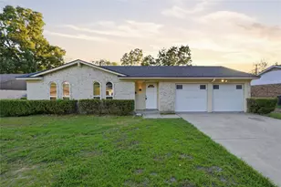 621 NW Barbara Ln, Burleson, TX 76028 - Photo 1