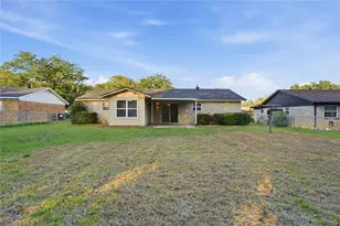 621 NW Barbara Ln, Burleson, TX 76028 - Photo 30