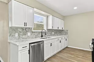 621 NW Barbara Ln, Burleson, TX 76028 - Photo 4