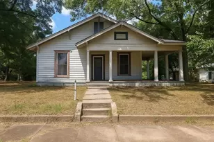 726 W Sherman St, Paris, TX 75460 - Photo 1