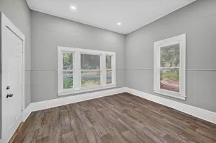 707 S Robinson St, Cleburne, TX 76031 - Photo 10