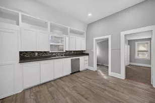 707 S Robinson St, Cleburne, TX 76031 - Photo 4