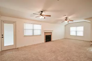 826 Rambling Ct, Granbury, TX 76049 - Photo 6