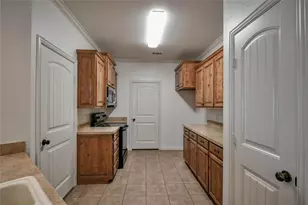 826 Rambling Ct, Granbury, TX 76049 - Photo 10