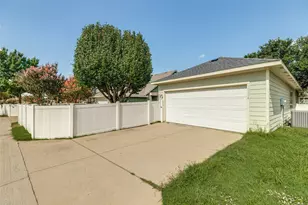 10004 Waterbury Dr, Providence Village, TX 76227 - Photo 22