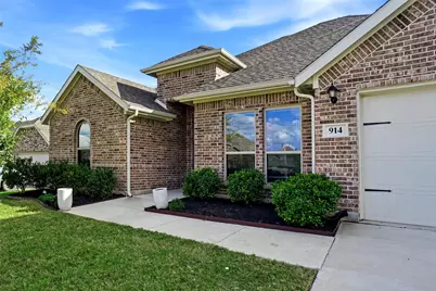 914 Timber Ridge Drive, Justin, TX 76247 - Photo 4