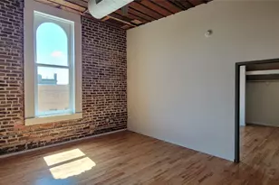 201 Chambers St, Cleburne, TX 76031 - Photo 2