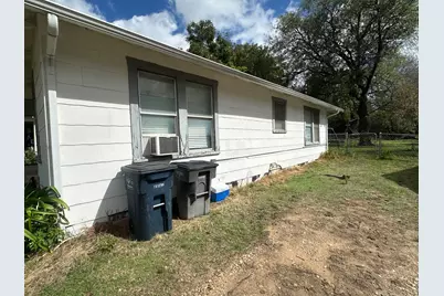 2118 Columbus Avenue, Fort Worth, TX 76164 - Photo 2