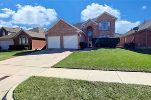 4704 Parkmount Dr, Fort Worth, TX 76137 - Photo 2