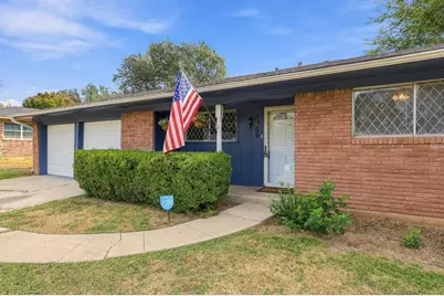 1306 Hillside Drive, Gainesville, TX 76240 - Photo 2