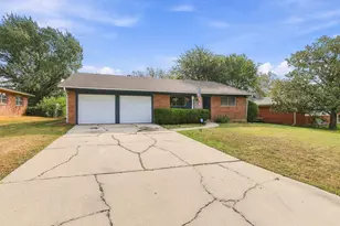 1306 Hillside Dr, Gainesville, TX 76240 - Photo 36