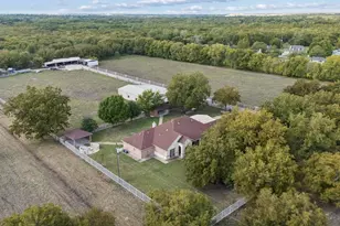 2020 S Bridgefarmer Rd, Lowry Crossing, TX 75069 - Photo 4