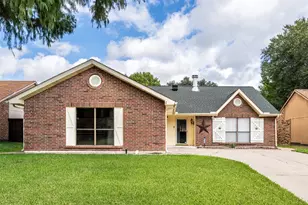 826 Camino Ct, Grand Prairie, TX 75052 - Photo 1