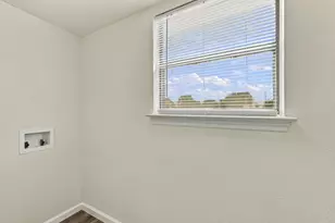 901 W Apache Trail, Granbury, TX 76048 - Photo 16