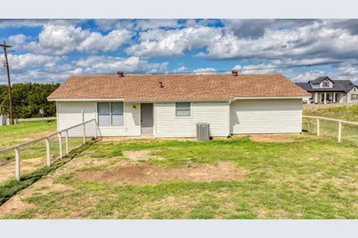 901 W Apache Trail, Granbury, TX 76048 - Photo 28