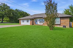 901 Melanie Ln, Keene, TX 76059 - Photo 1
