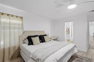 901 Melanie Ln, Keene, TX 76059 - Photo 14