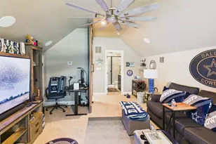 1201 E Iberian Ct, Granbury, TX 76048 - Photo 28