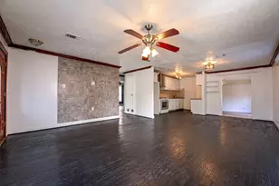 554 Pleasant Vista Dr, Dallas, TX 75217 - Photo 4