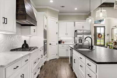 1105 Tremont Lane, Granbury, TX 76049 - Photo 12