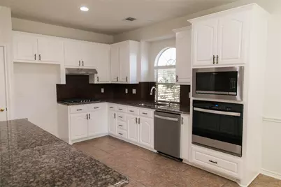404 Belmont Court, Lewisville, TX 75067 - Photo 6