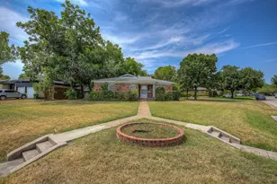 5916 Tourist Dr, North Richland Hills, TX 76117 - Photo 6