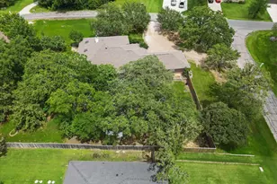 114 E Iriquois Dr, Gainesville, TX 76240 - Photo 40
