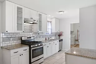 1005 Blanco Dr, Euless, TX 76039 - Photo 10