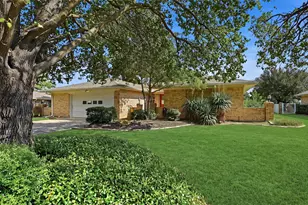 718 Kiowa Dr W, Lake Kiowa, TX 76240 - Photo 4