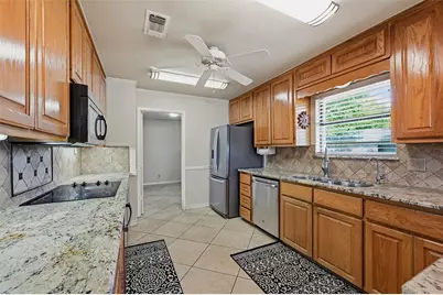 718 Kiowa Drive W, Lake Kiowa, TX 76240 - Photo 20
