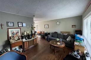 1115 Pine St, Grand Prairie, TX 75050 - Photo 6