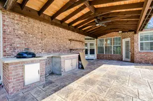 321 Andre Dr, Irving, TX 75063 - Photo 34