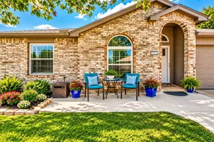 308 Candlestick Trail, Saginaw, TX 76179 - Photo 2