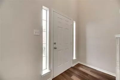 2609 Creekbend Drive, Arlington, TX 76001 - Photo 4