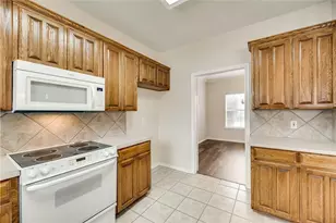 2609 Creekbend Dr, Arlington, TX 76001 - Photo 8