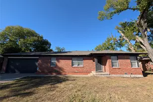 6413 Lambeth Ln, Fort Worth, TX 76112 - Photo 2