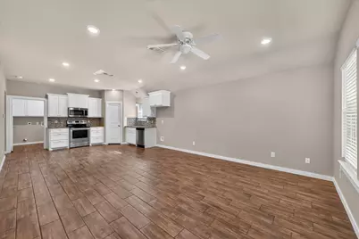 307 N Colbert Avenue, Sherman, TX 75090 - Photo 2
