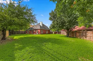 900 Blossomwood Ct, Arlington, TX 76017 - Photo 32
