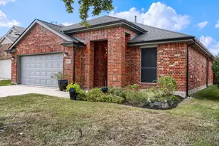 412 Crossbill Ln, Little Elm, TX 75068 - Photo 2