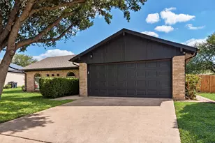 3021 Meadowmoor St, Fort Worth, TX 76133 - Photo 4