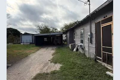 609 E Lumpkin Street, Meridian, TX 76665 - Photo 2