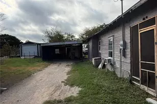 609 E Lumpkin St, Meridian, TX 76665 - Photo 2